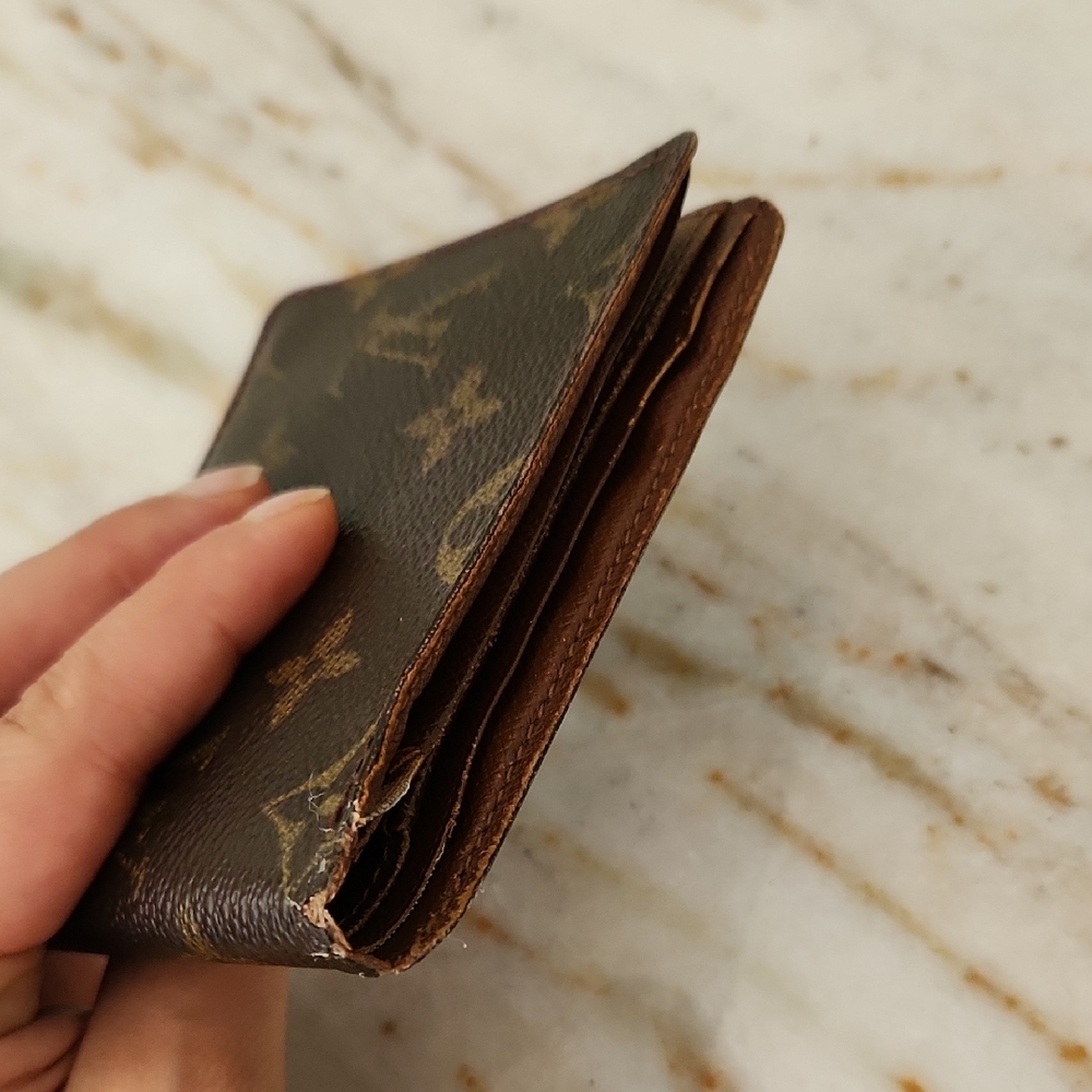Louis Vuitton Dark Brown Monogram Key Holder - Picture 9 of 17